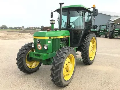 John Deere 1640 Allradtraktor mit Frontlader, hydr. Oberlenk