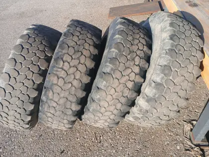 Reifen 335/80 R20