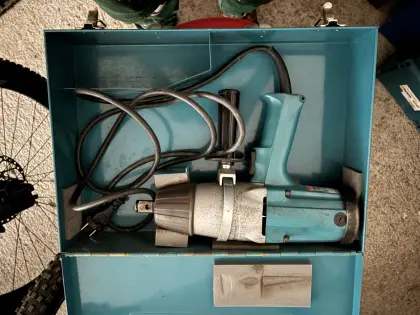 Schlagschrauber Makita 6906