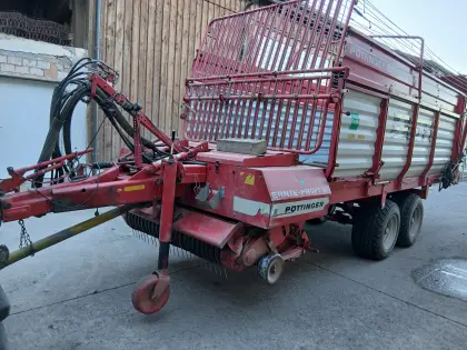 Ernteprofi 2 S Ladewagen mit Dosierwalzen Pöttinger LW