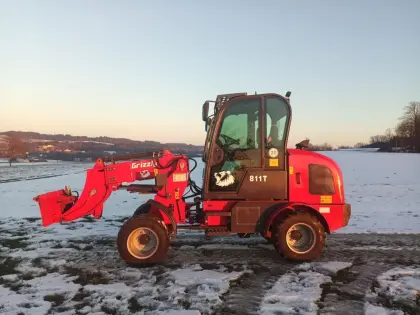 Grizzly Hoflader 811