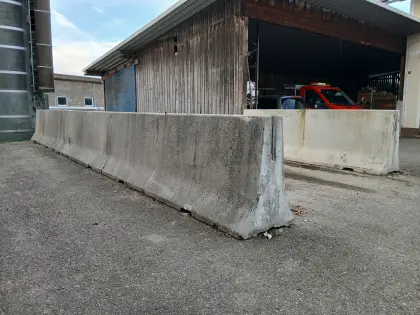 Betonleitwände 400 x 120 cm