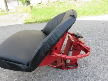 Sitz für Steyr 8055 Elastomat 600