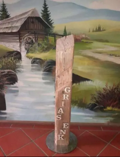 Willkommensständer, Grias Enk Ständer aus Altholz