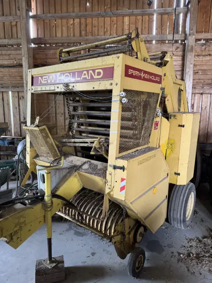 New Holland 841 Presse