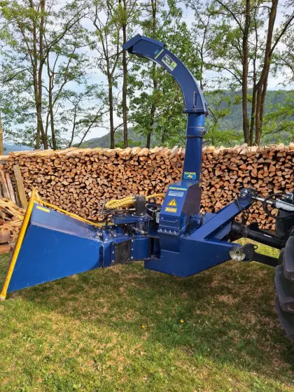 Holzhäcksler 25 cm Einzug