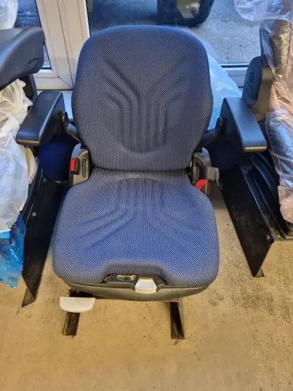 Originaler New Holland T4S Sitz