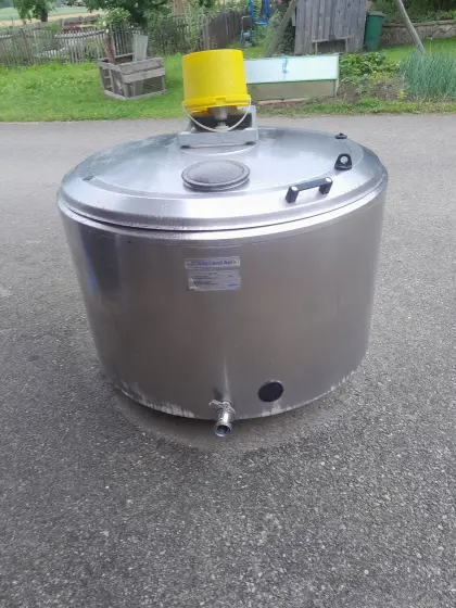 Milchtank mit Kühlaggregat