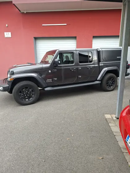 Neuwertiger Jeep Gladiator