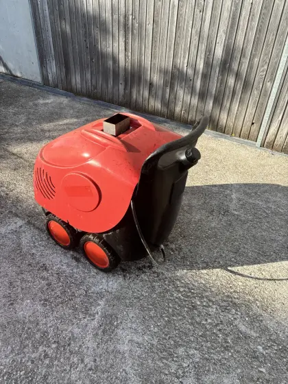 Heißwasserreiniger Lema Red Power 10/130 oder 14/160