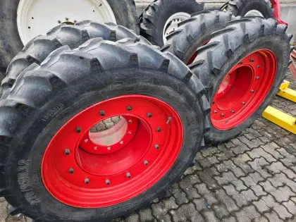 Spurzwillinge 270/95 R32 für Maislegemaschine Lemken