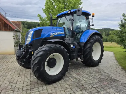 New Holland T7.210 PC, Sidewinder II, Luftfederung