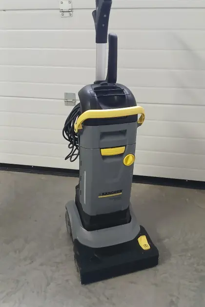 Reinigungsmaschine, Flächenreinigung Kärcher BR 30/4 C