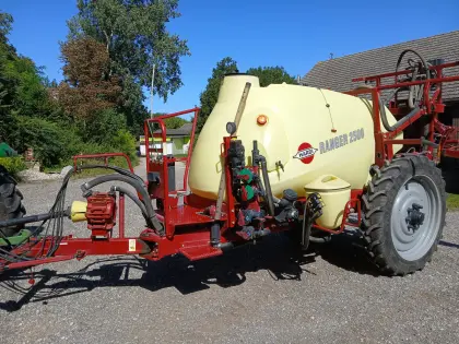 Feldspritze gezogen Hardi Ranger 2.500 / 15 m