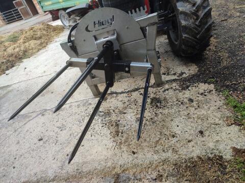 Fliegl Ballenabwickler mit Dreipunkt und Euroaufnahme