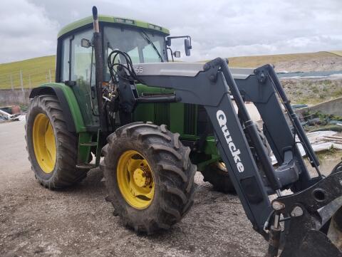 John Deere 6400