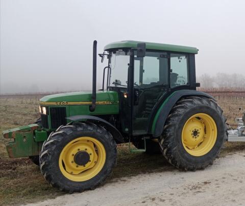 John Deere 5400