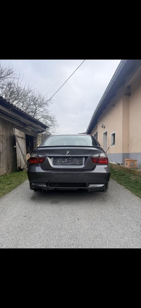 BMW 320i