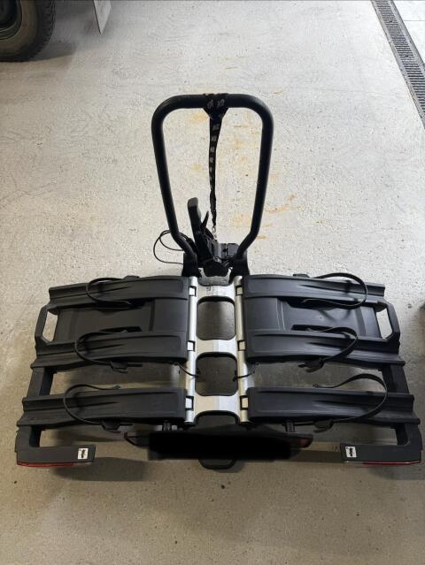 Thule EasyFold XT 934 Anhängerkupplungs-Fahrradträger für 3