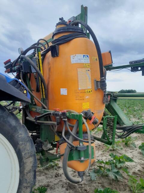 Amazone 21 m UF 1.200 Feldspritze