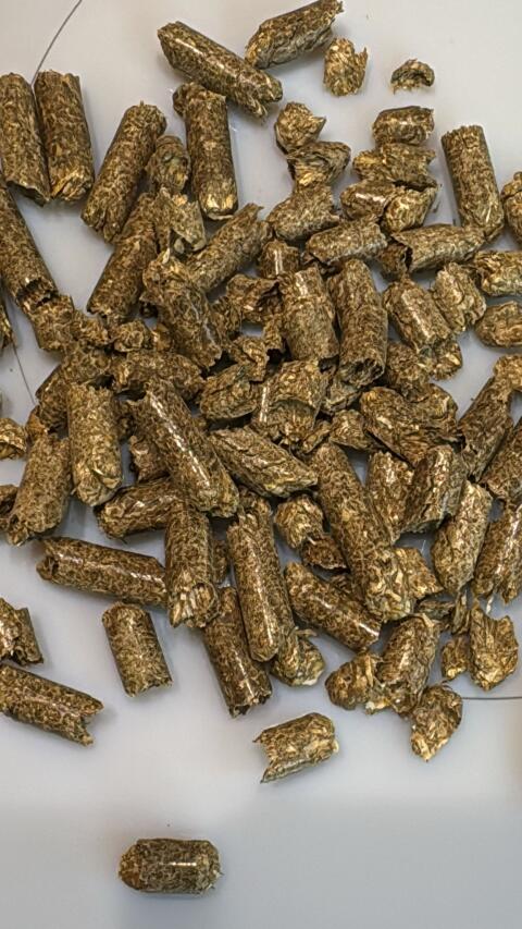 Strohpellets als Einstreu, direkt vom Hersteller