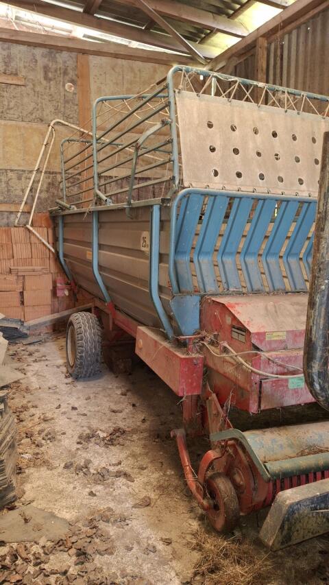 Mengele Ladewagen LW 200 Duo