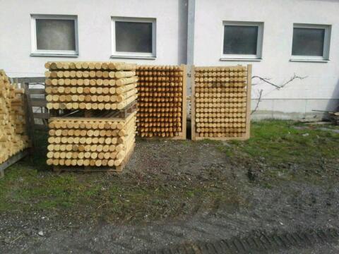 Zylindrisch gefrästes Rundholz