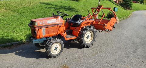 Kleintraktor Kubota B1-14 mit Bodenfräse