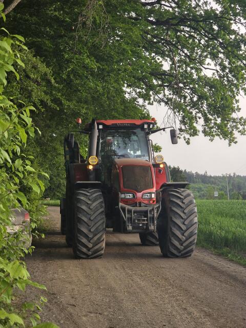 Valtra S 292, baugleich MF
