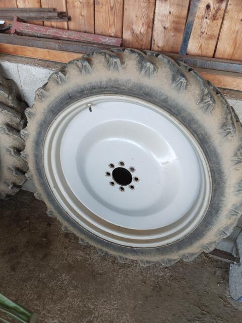 Pflegebereifung MF, Ford, IHC