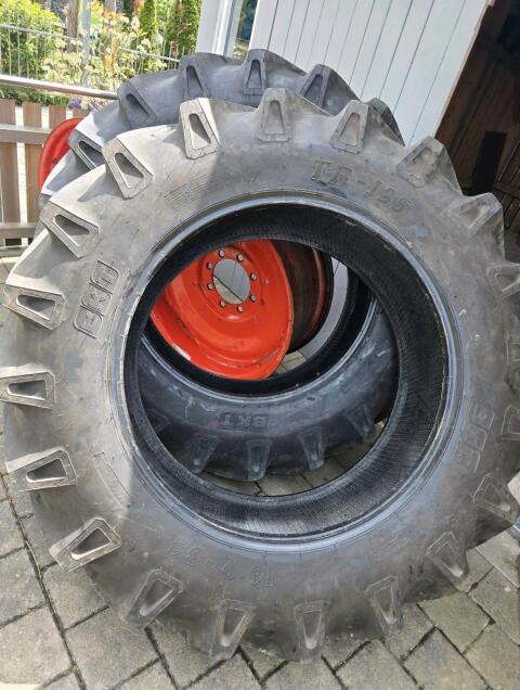 BKT TR-135 Schlepperreifen 16.9-34 (420/85 R34), 2 Stk.