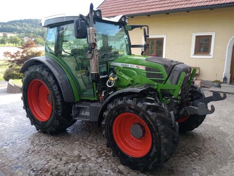 Fendt 211 Vario