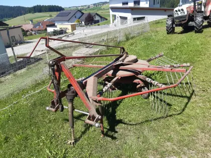 Pöttinger Schwadkreisel 251