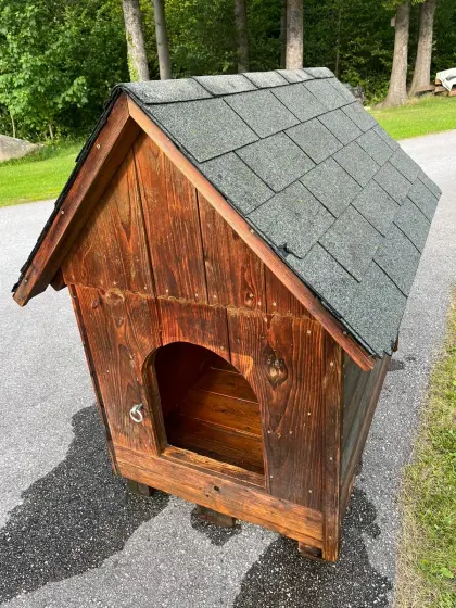 Vollisolierte Hundehütte