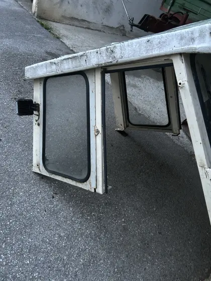Kabine von altem Traktor