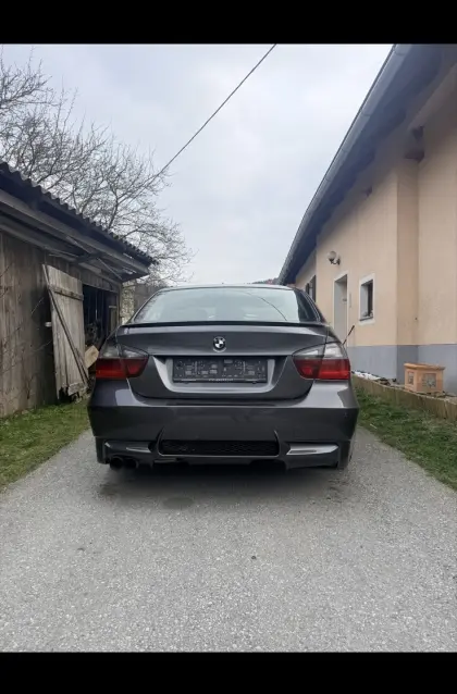 BMW 320i