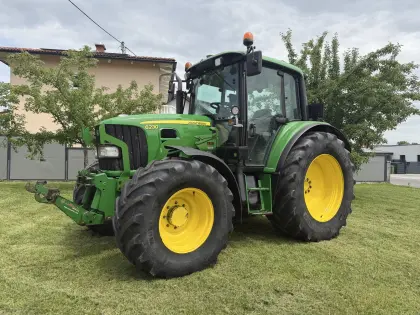 John Deere 6230