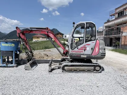 Neuson 3703 Minibagger 3,7 t inkl. Anhänger, 3 Löffel