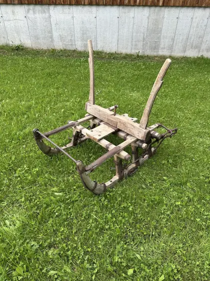 Antiker Pferdeschlitten