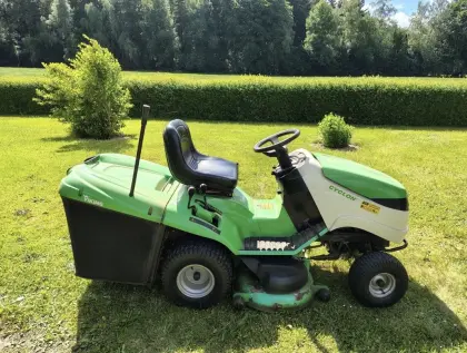 Rasentraktor Viking MT 745