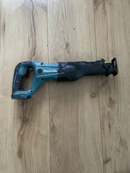Makita DJR 186 Akku-Säbelsäge, Reciprosäge, Fuchsschwanz