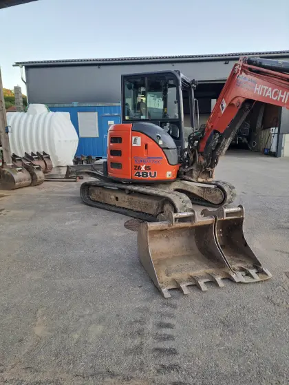 Hitachi 48U (ZX48U)