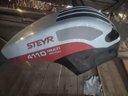 Steyr Multi Motorhaube 4110