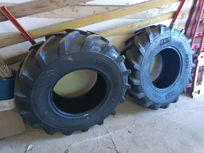 Traktor Vorderreifen BKT