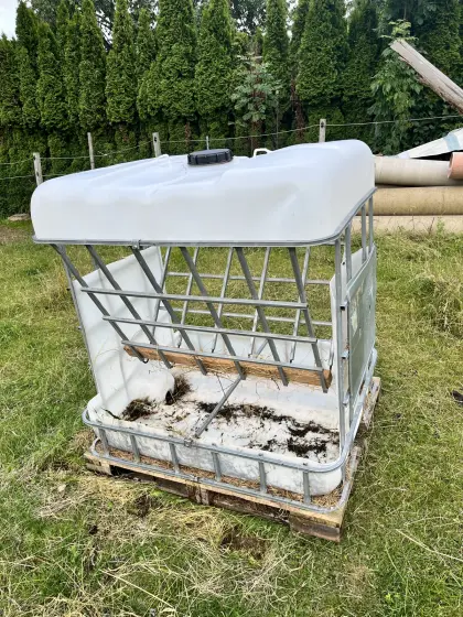 Verkaufe Heuraufe mit Trog