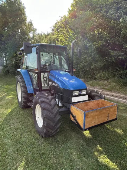 New Holland 4835