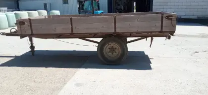 Plattformanhänger mit 6 t Achse
