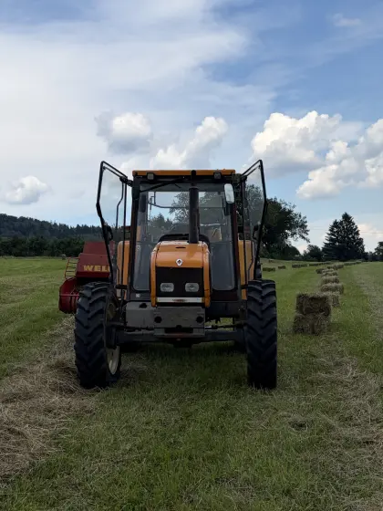 Kleinballen, HD-Ballen pressen, Lohnpressen Welger AP42