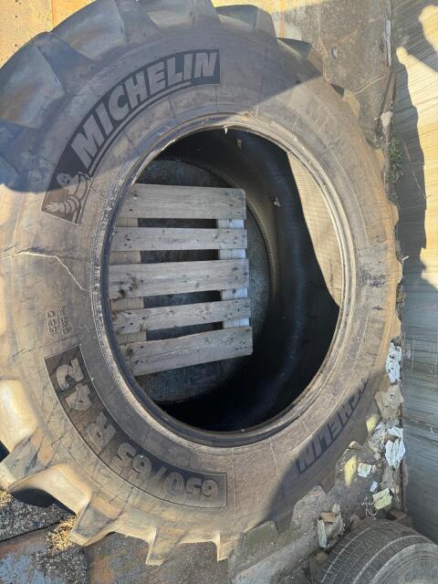 Michelin Multibib 650/65 R42 158D