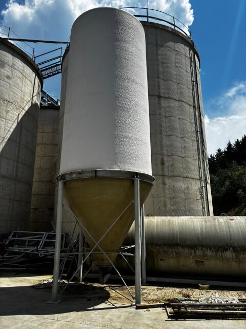 Polyestersilo